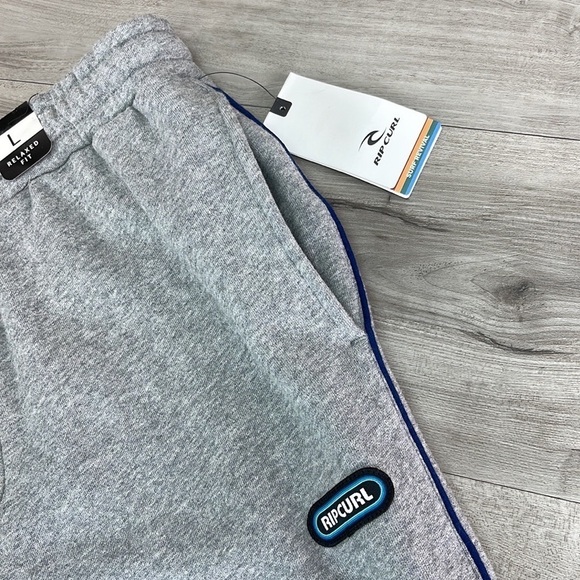 🔹RIP CURL SURF REVIVAL TRACK PANTS - Picture 3 of 11